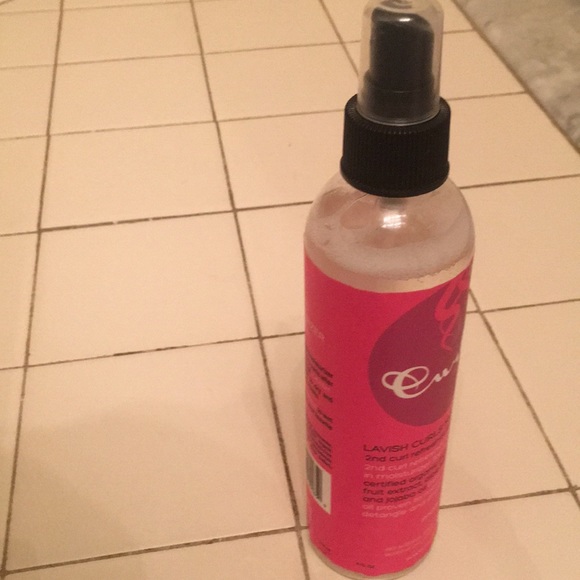 Curls Lavish Moisturizer/ Curl Refresher - Picture 3 of 3